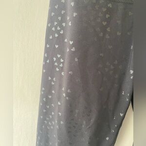 Beyond Yoga high waisted midi leggings black sparkled hearts womens small